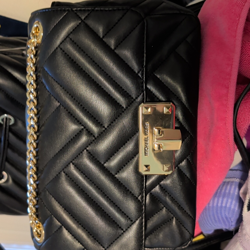 Nwot. Michael Kors Outlet Peyton Medium Quilted Shoulder Bag